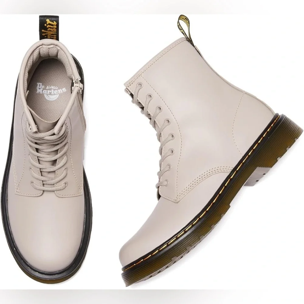 NWT DR MARTENS 1460 Fashion Leather Boot!